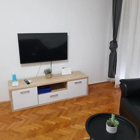 아파트 Luna 스플리트